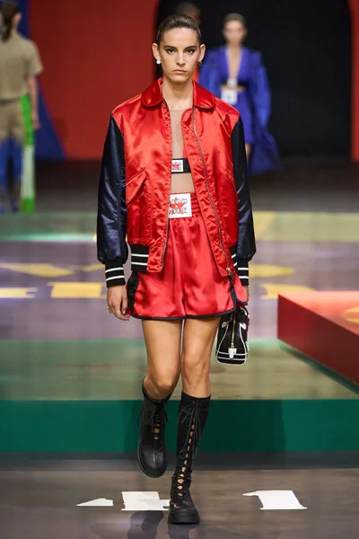 Look 40